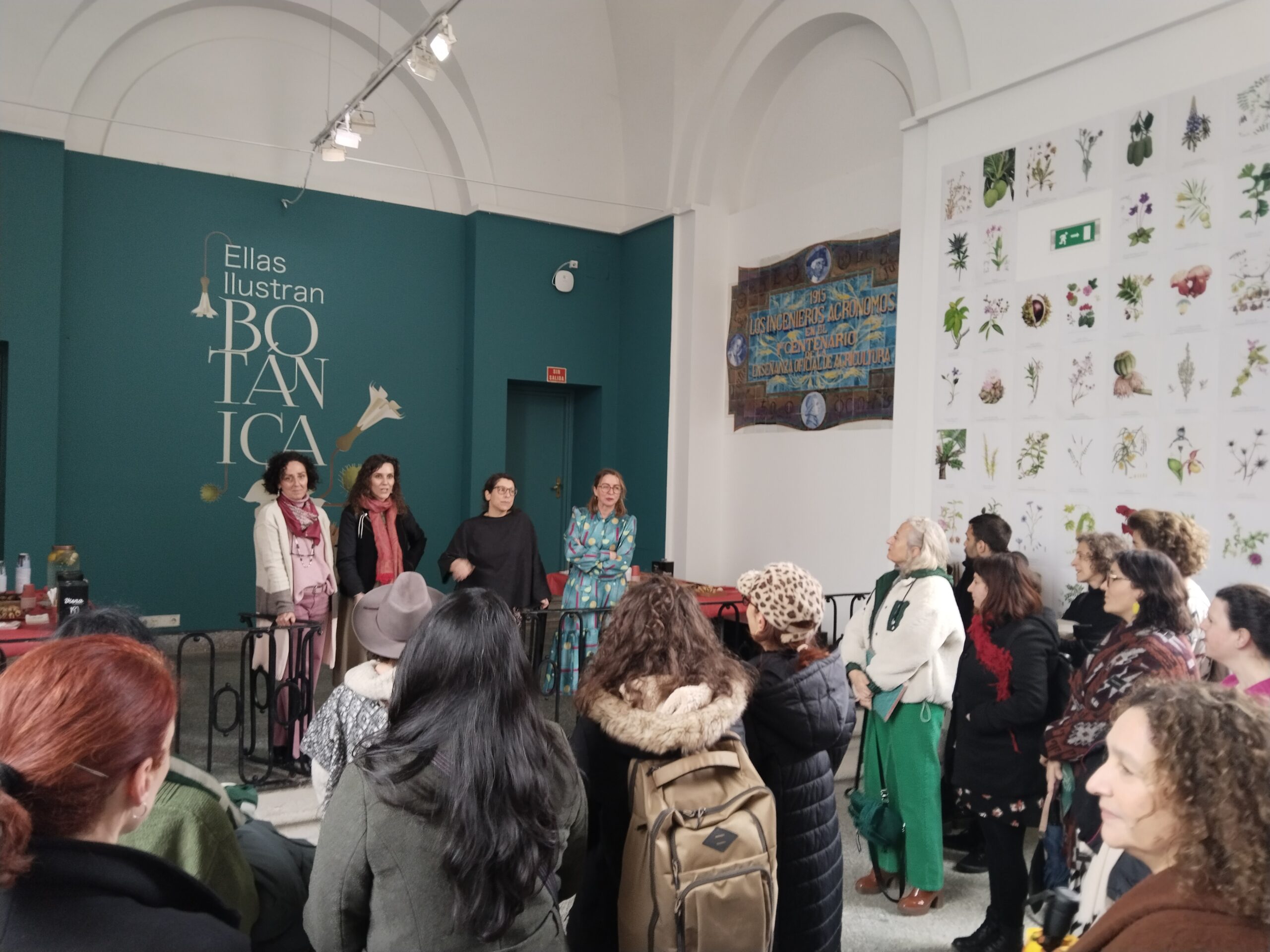 Ellas ilustran botánica Toya Legido, Ana J. Revuelta, Mónica Gener y Lucía Moreno Diz Ellas ilustran botánica Toya Legido, Ana J. Revuelta, Mónica Gener y Lucía Moreno Diz